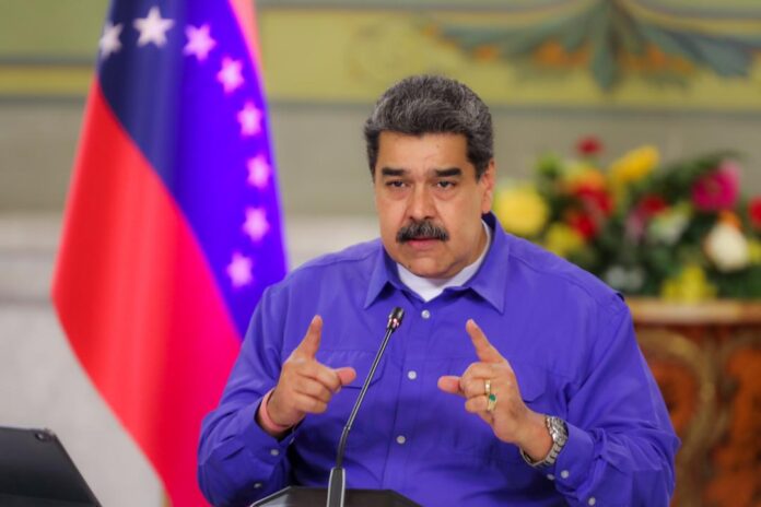 Maduro solicita investigar libro de Mark Esper