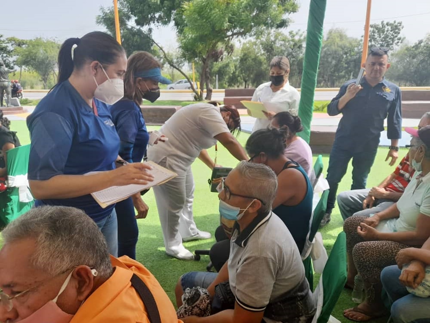 Gestión Lacava atendió 300 abuelos