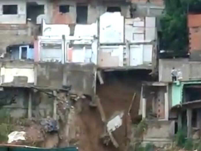 deslizamiento de tierra en Caracas