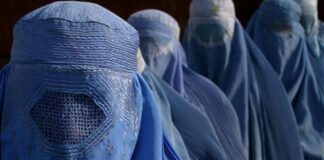 obligan usar el burka en mujeres y niñas