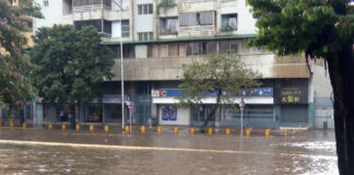 Fuertes lluvias en Caracas - Noticias Ahora