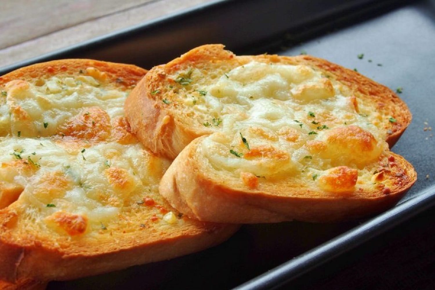 pan de ajo y queso gratinado