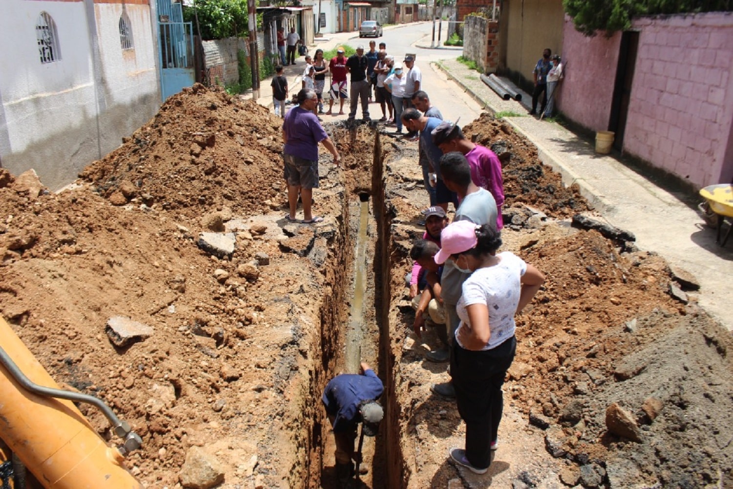 Sustitución de colector de aguas servidas