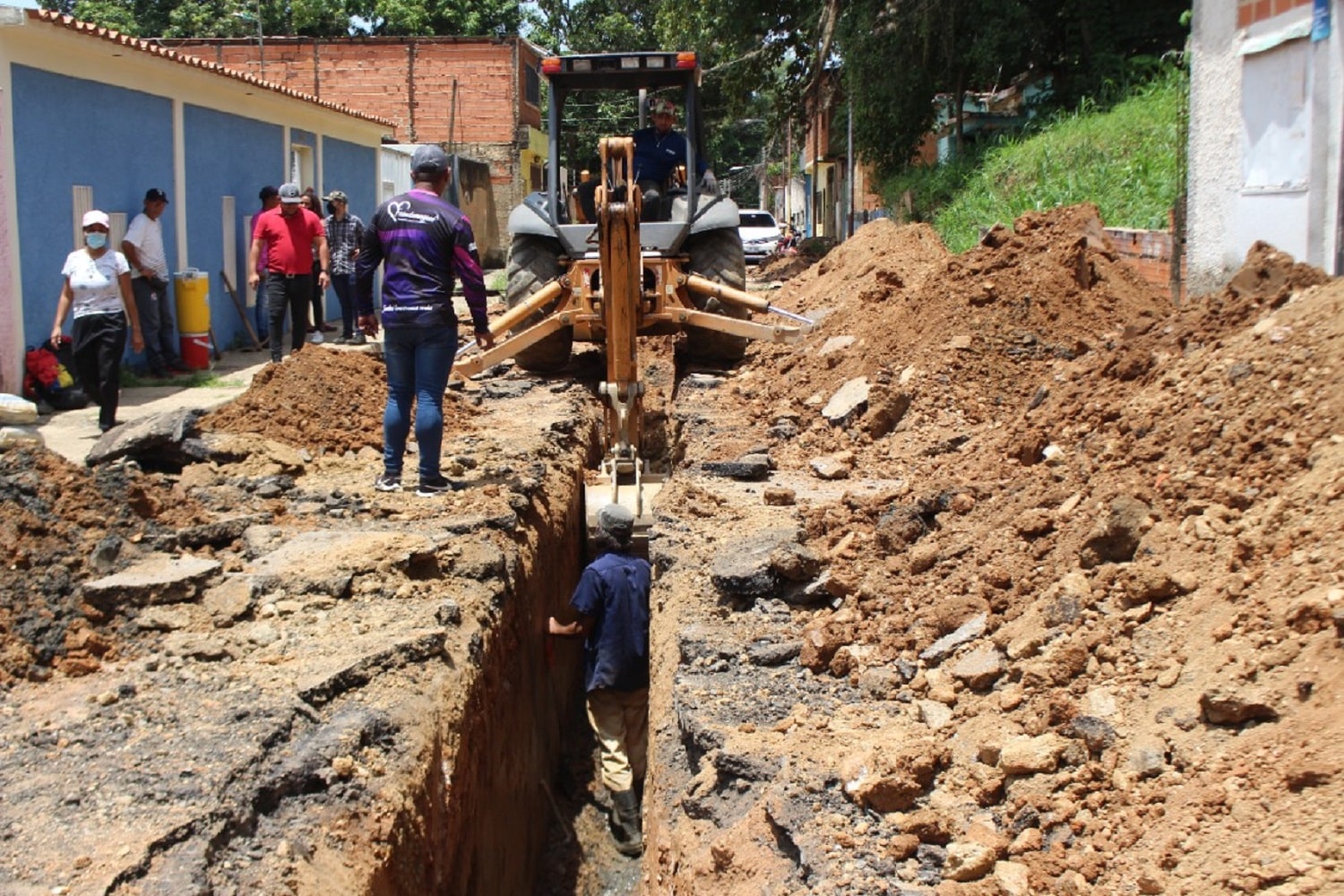 Sustitución de colector de aguas servidas